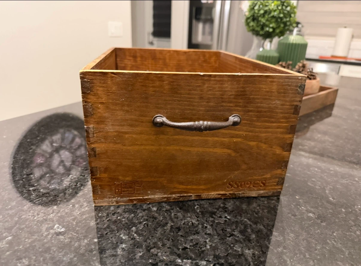 Vintage Caymus Vineyard Wood Crate - Pick Up in Alpine Park SW - photo 2