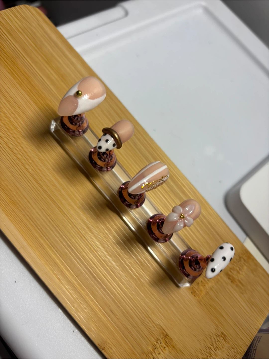 Classy Handmade Press-on Nails Set with Designs