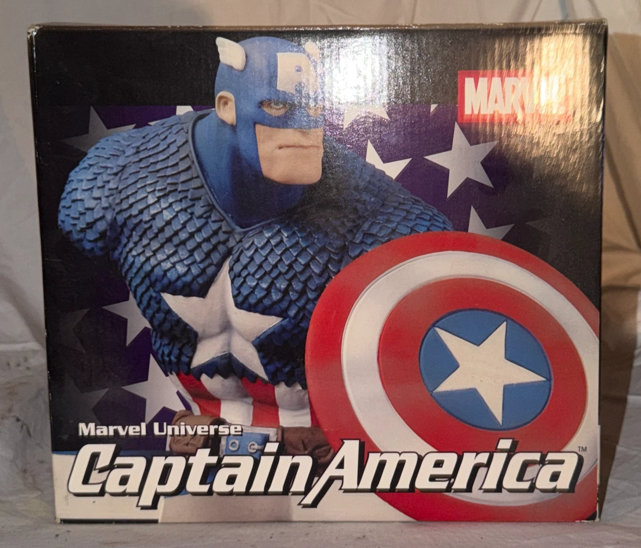 Marvel Universe Captain America Collectible Bust - photo 3