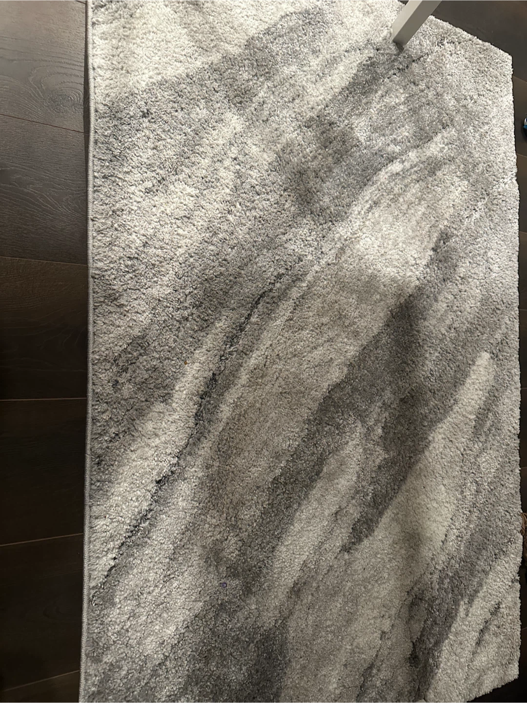 HomeSense Grey Area Rug – 143 × 94 cm