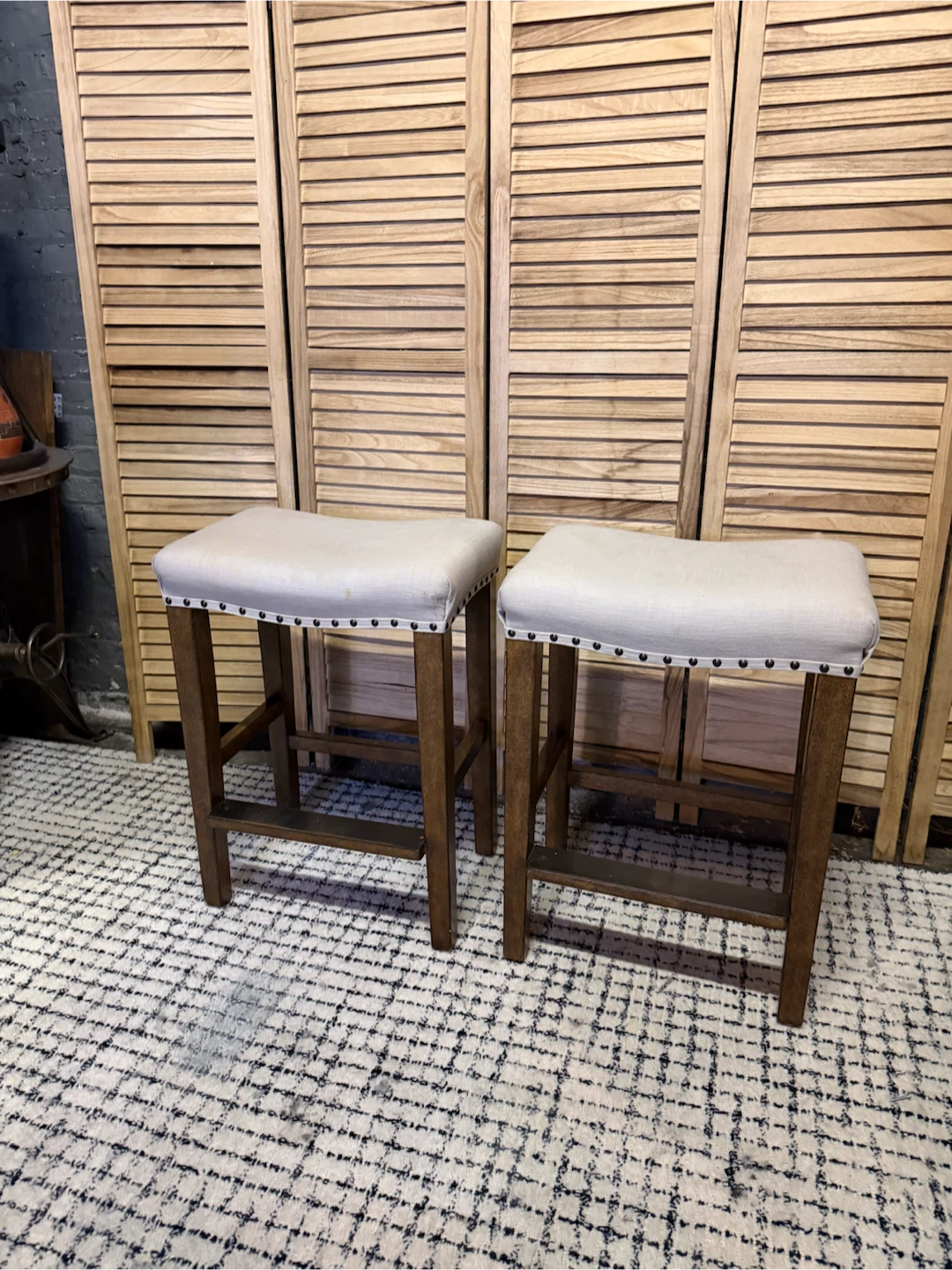 Pottery barn counter top stools - photo 2