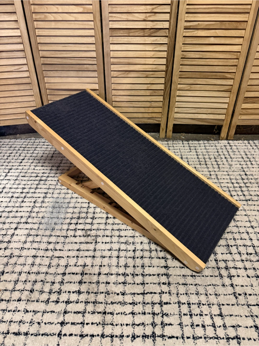 Adjustable pet ramp - photo 2