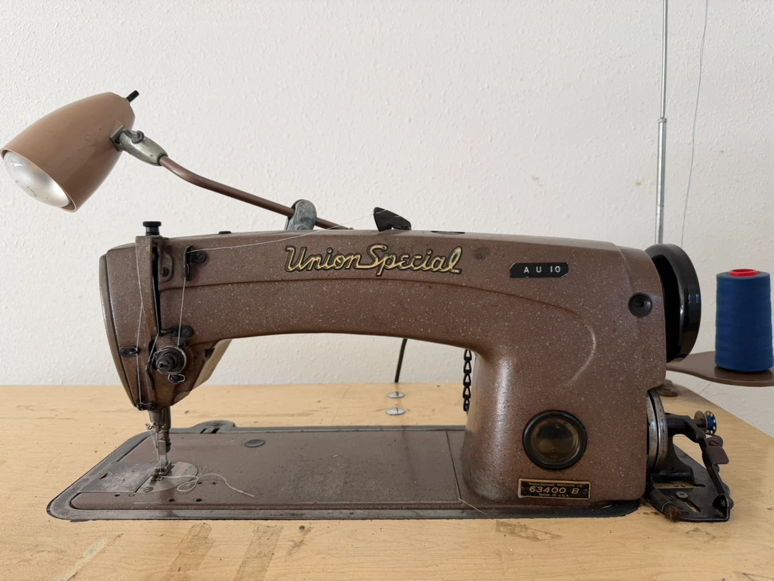 Union Special Industrial Sewing Machine - photo 2