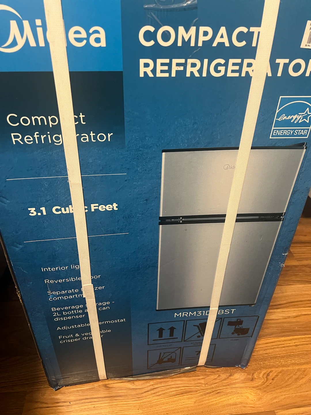 Midea Compact Refrigerator - 3.1 Cubic Feet - photo 2