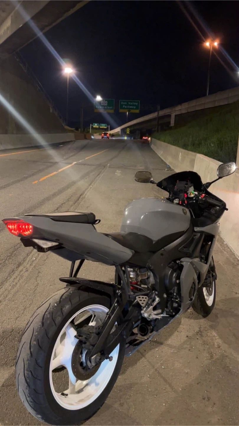 Yamaha Sportbike Motorcycle - photo 4