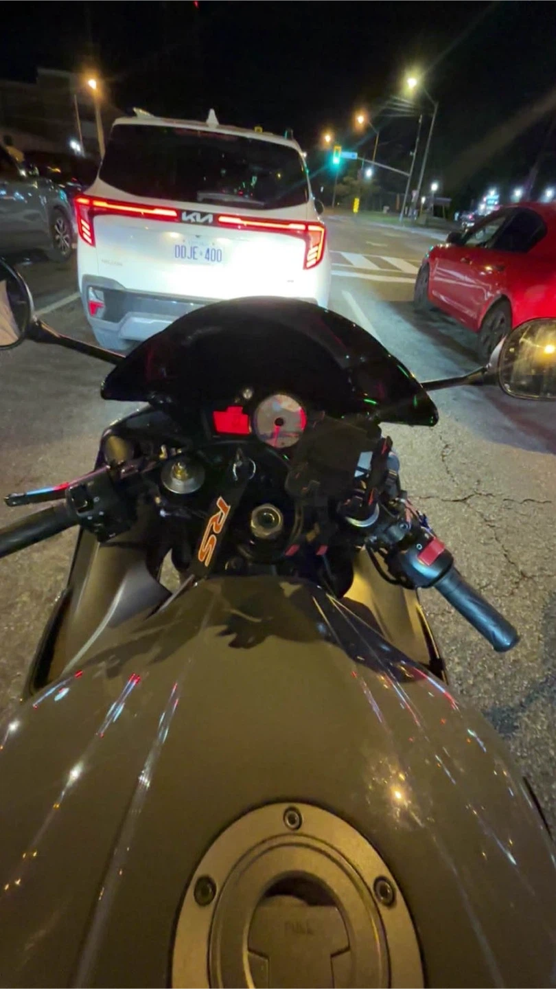 Yamaha Sportbike Motorcycle - photo 5