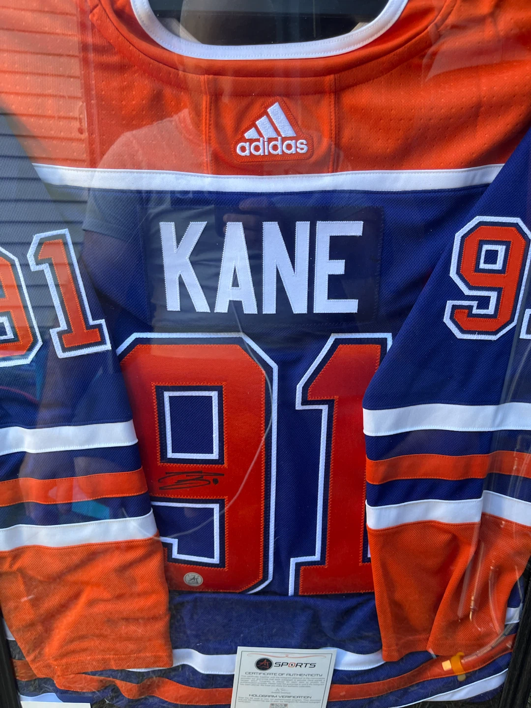 Framed and signed NHL jerseys - photo 2