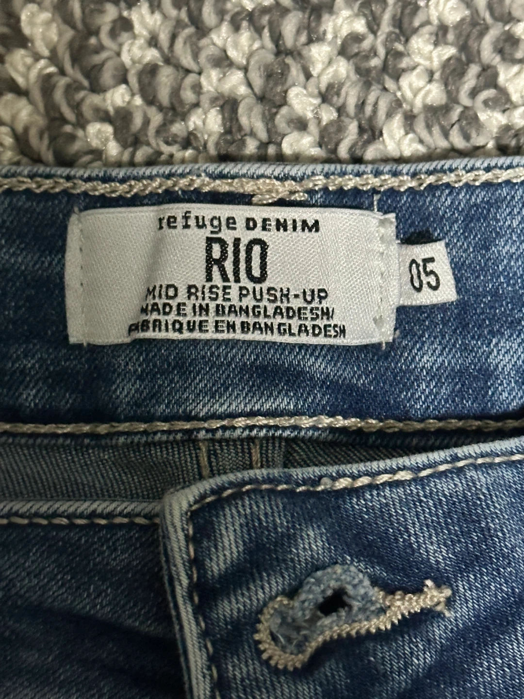 Refuge Denim RIO Mid Rise Push-Up Shorts Size 5 - photo 2