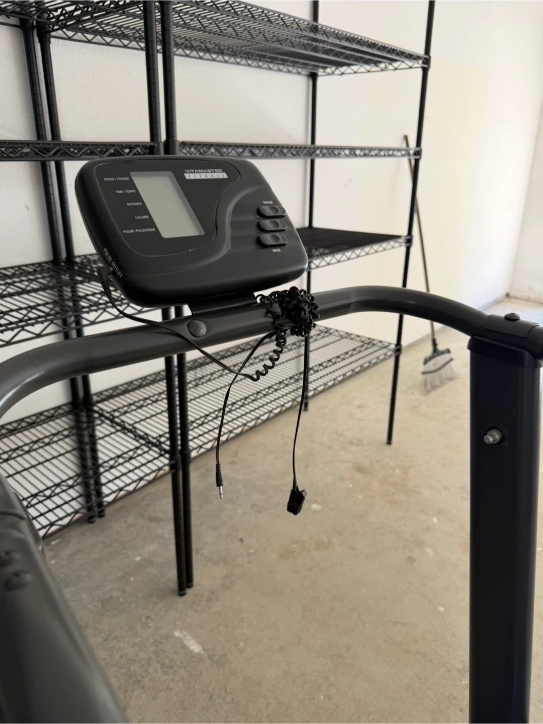 VitaMaster EX 670 Treadmill - photo 3