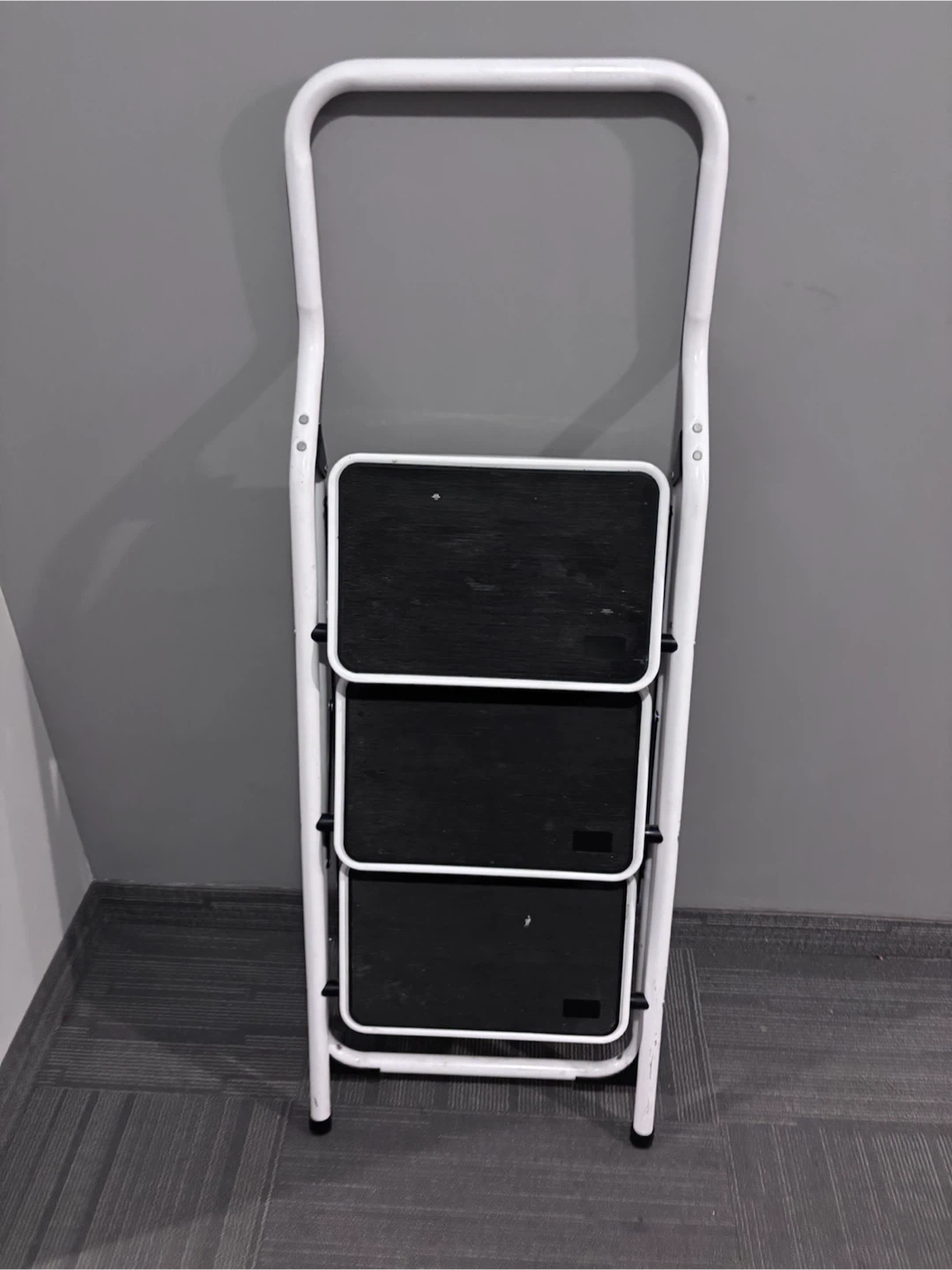 White 3-Step Folding Ladder