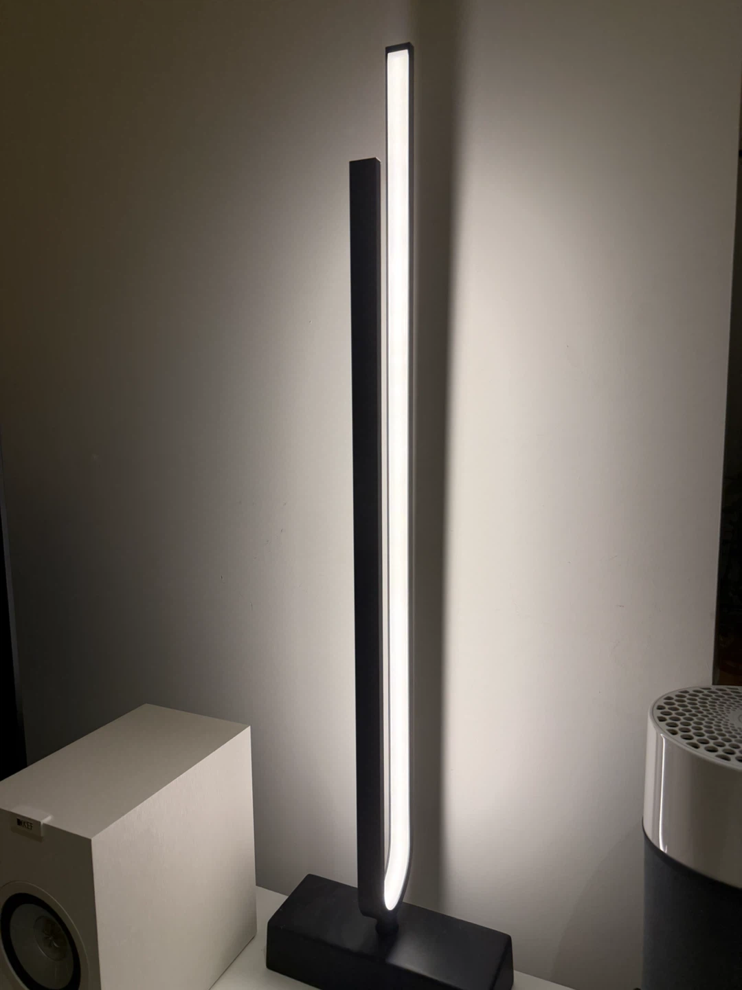 PILSKOTT LED floor lamp, smart black