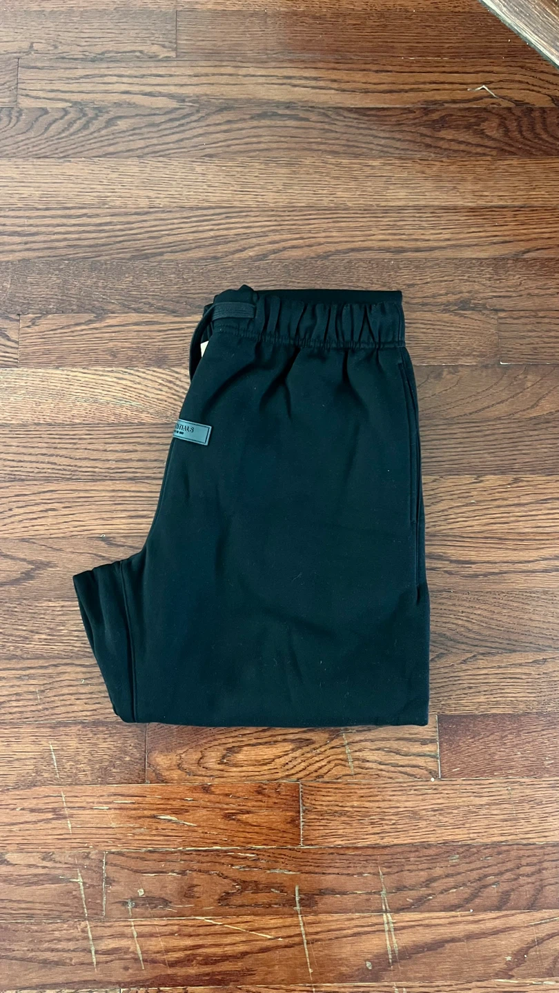 FEAR OF GOD ESSENTIALS Sweatpants Black - photo 3