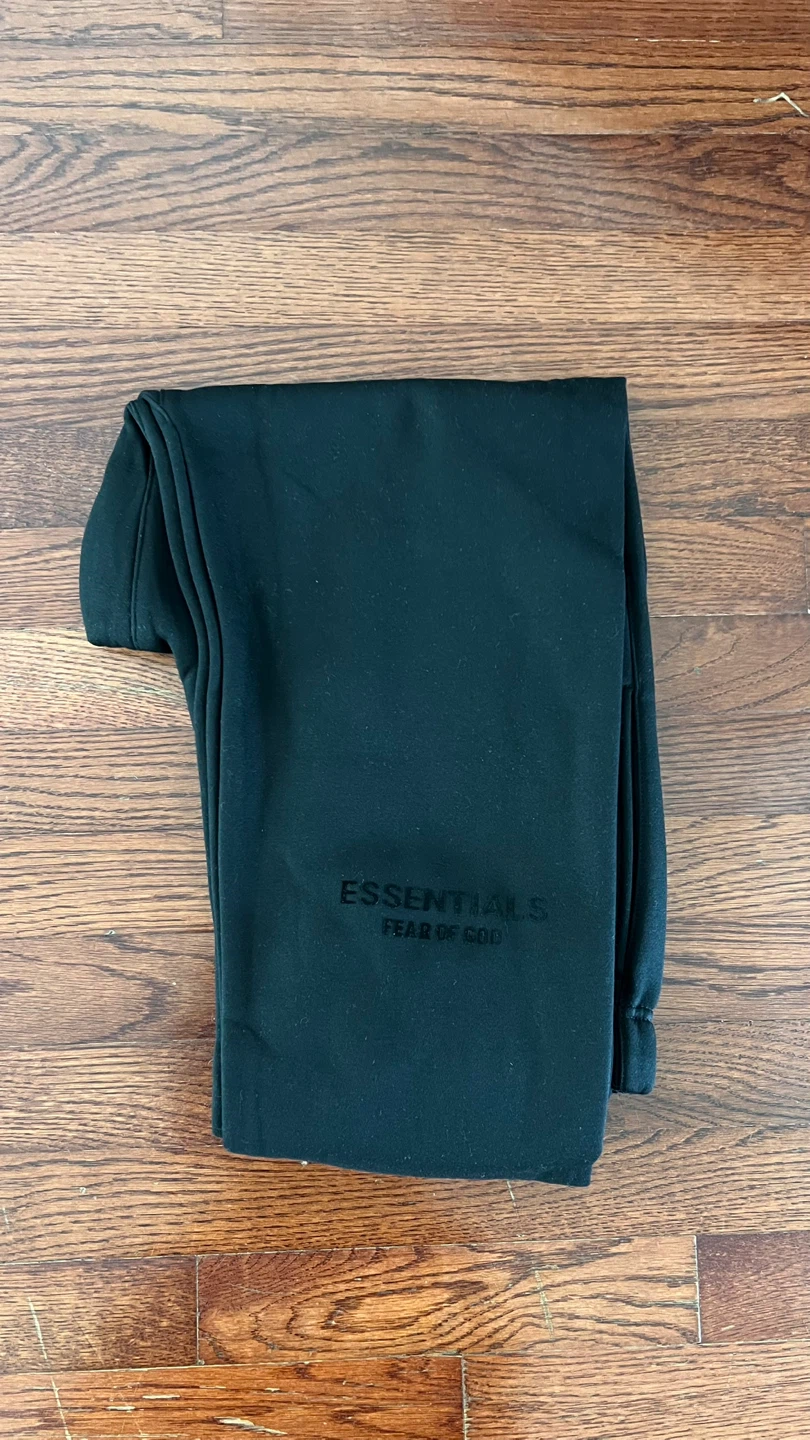 FEAR OF GOD ESSENTIALS Sweatpants Black - photo 4