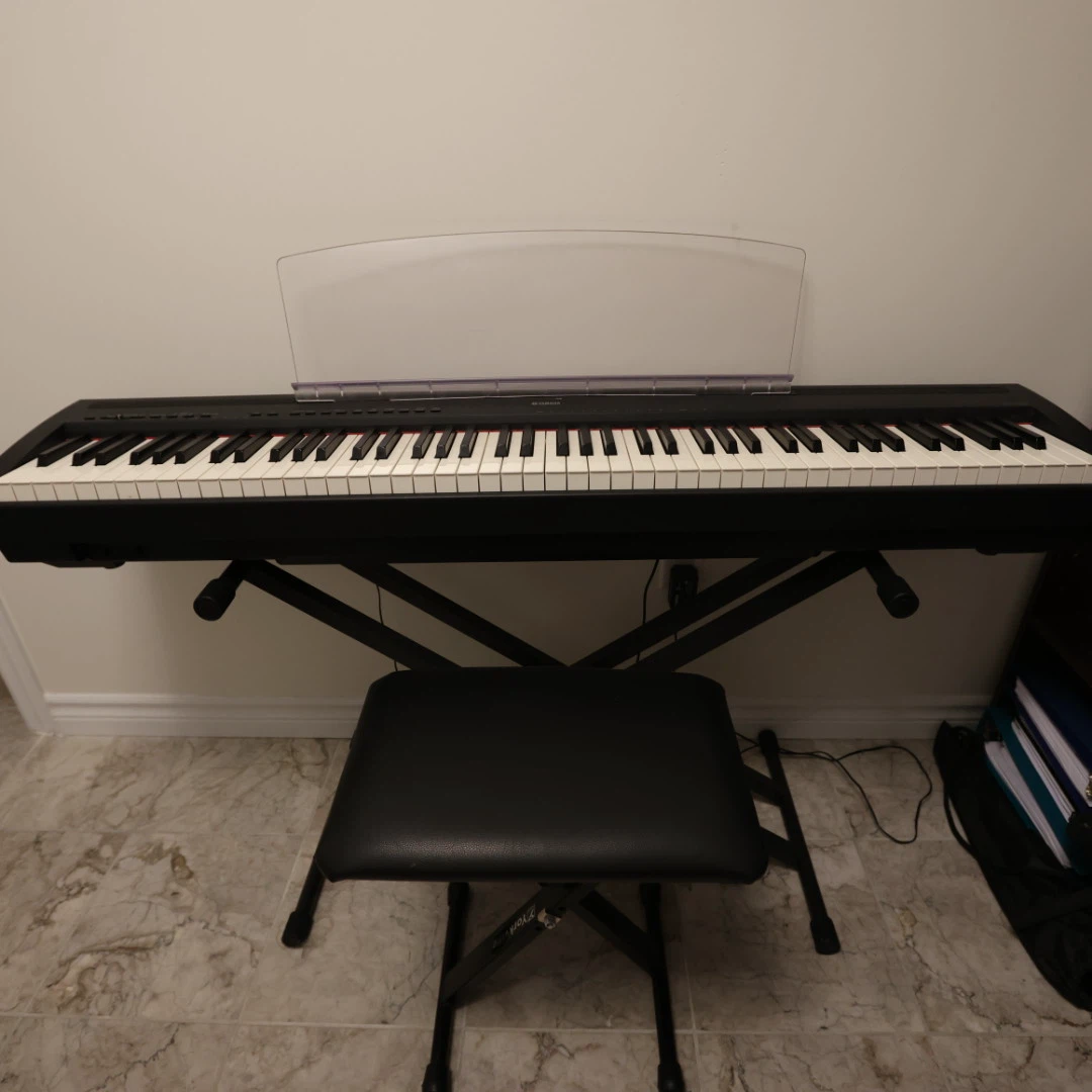Yamaha Digital Piano P-95 with Stand and Bench
