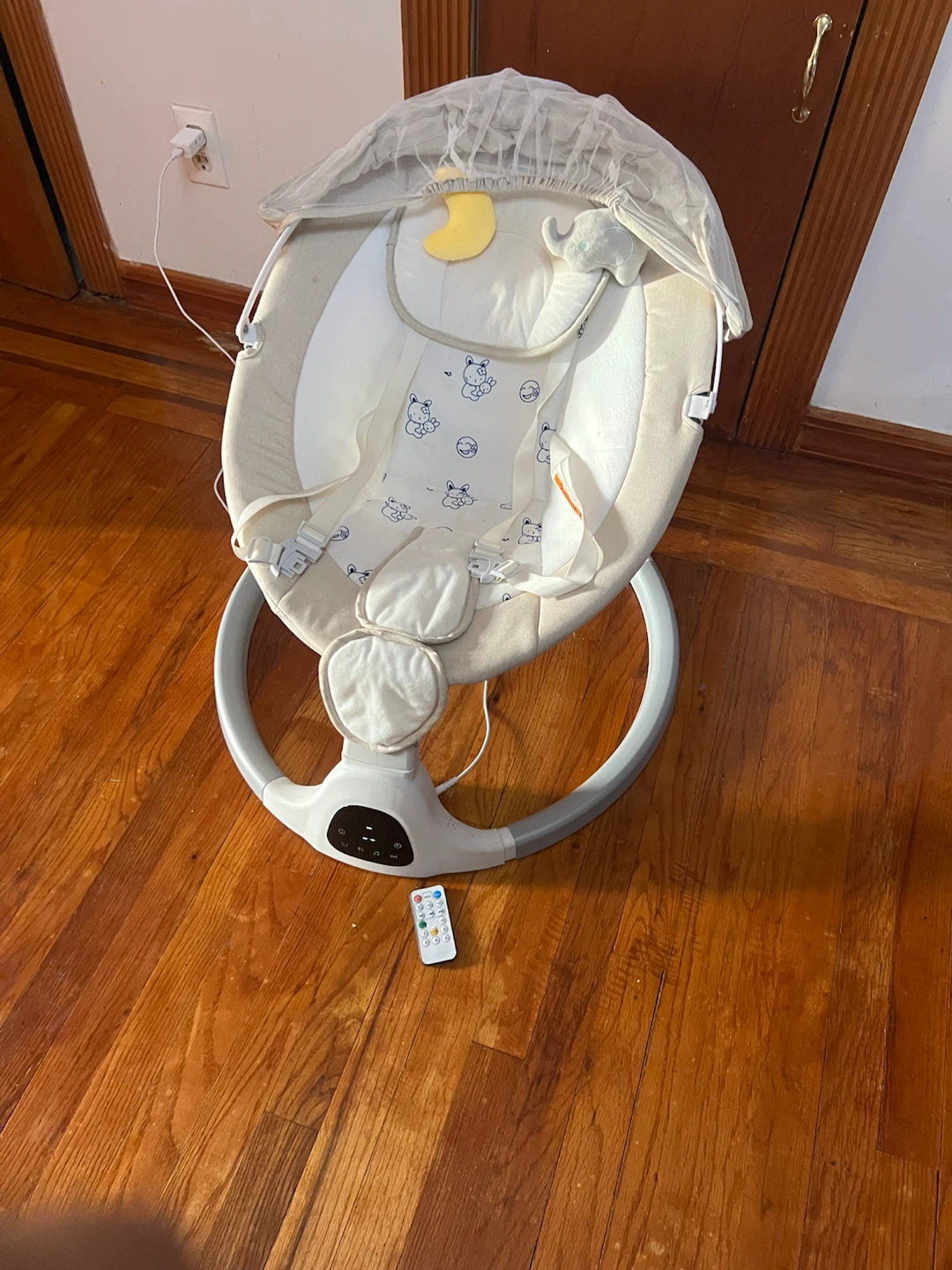 Baby Swing with Canopy and Remote - photo 2