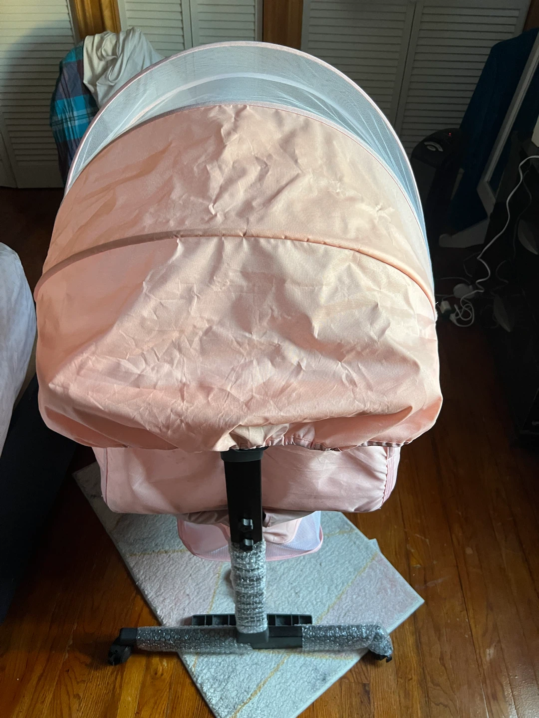 Pink Bassinet with Mosquito Net - photo 2