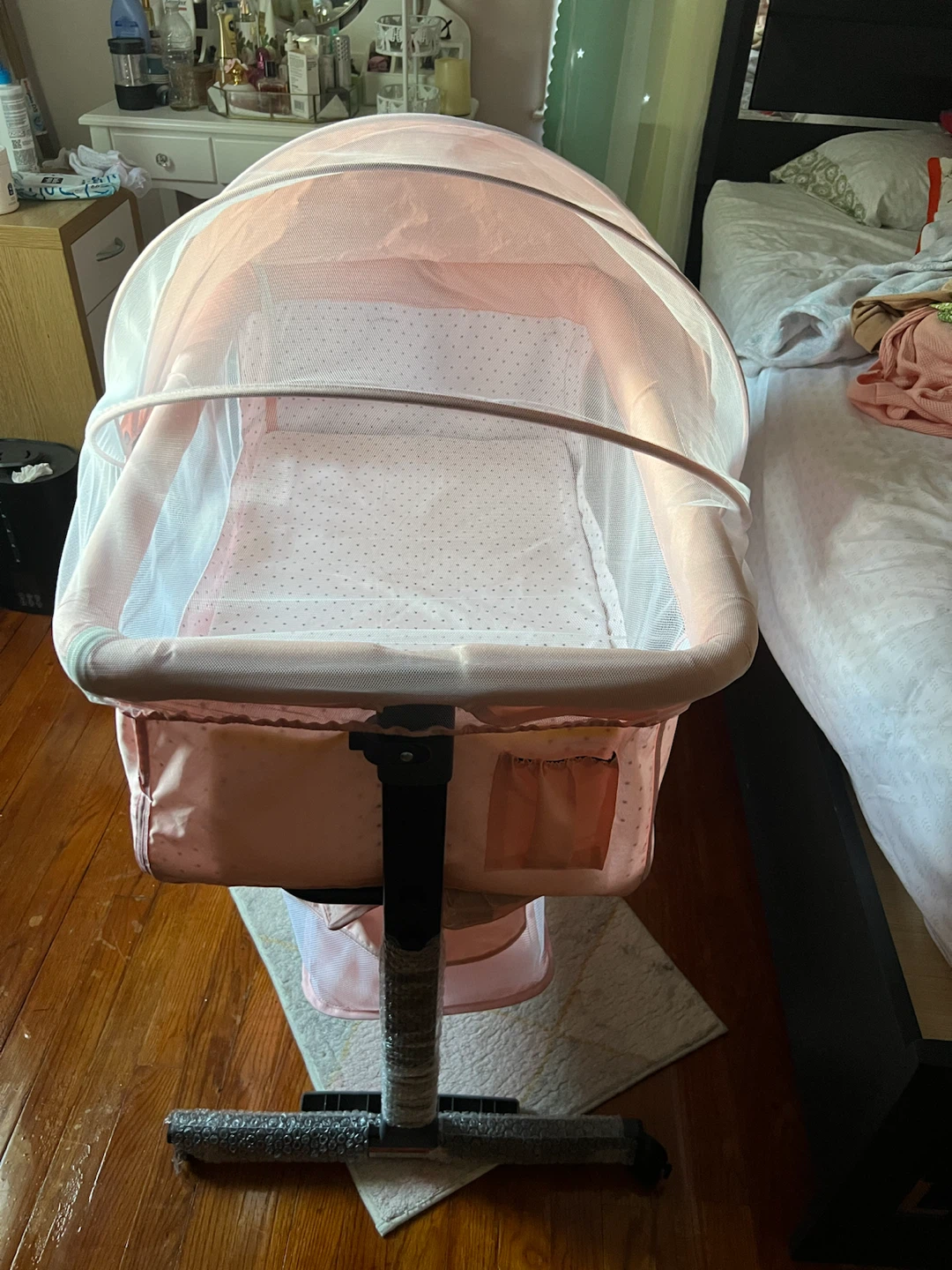 Pink Bassinet with Mosquito Net - photo 4