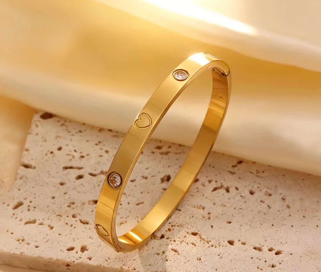 18K Plated Gold coloured cuff bracelet with black accent - photo 3