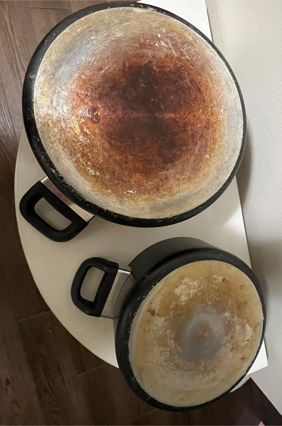 Two Black Pots with Lids - photo 2