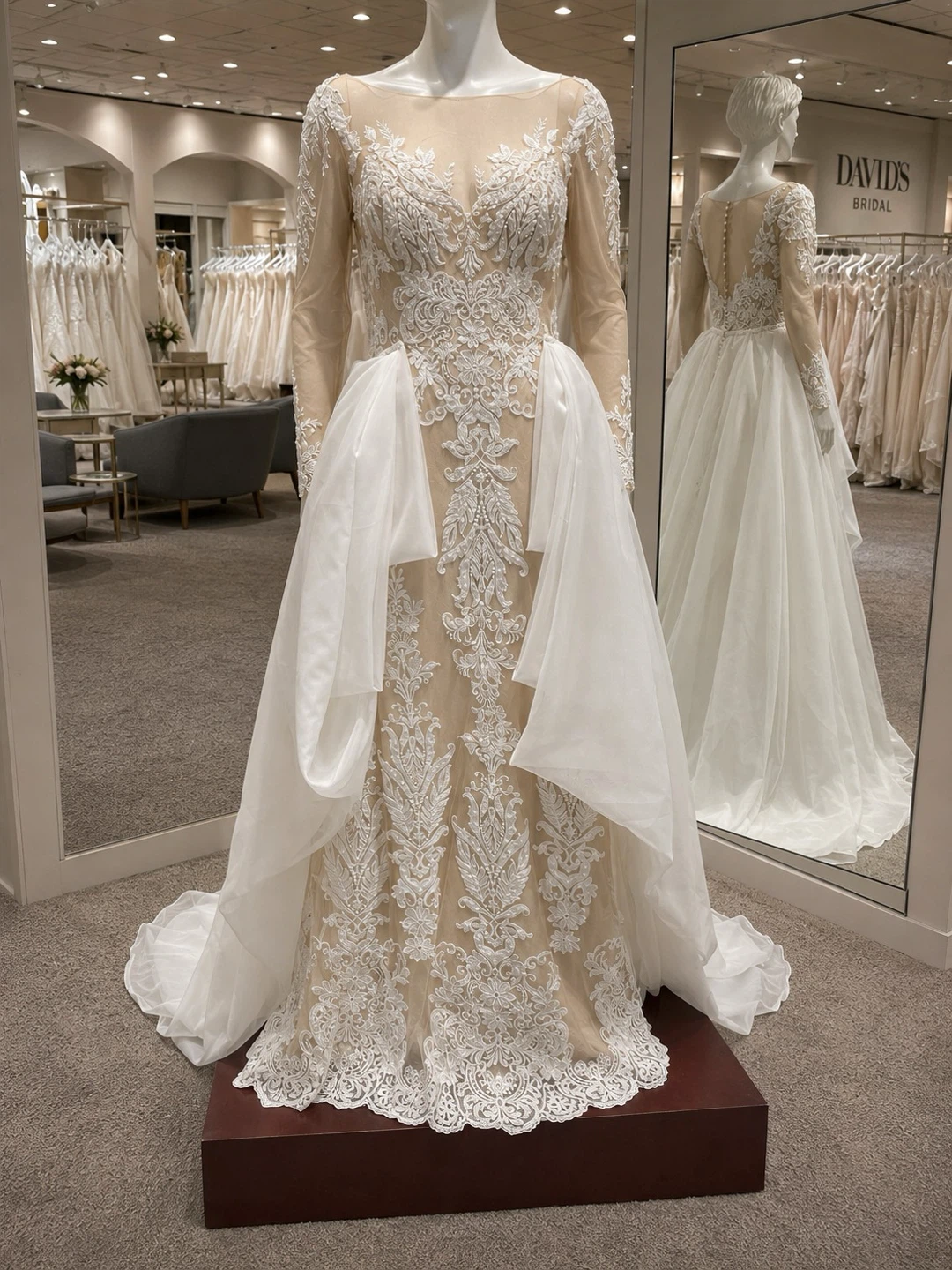 David’s Bridal Wedding Dress + Cathedral Veil + Headpiece - photo 4