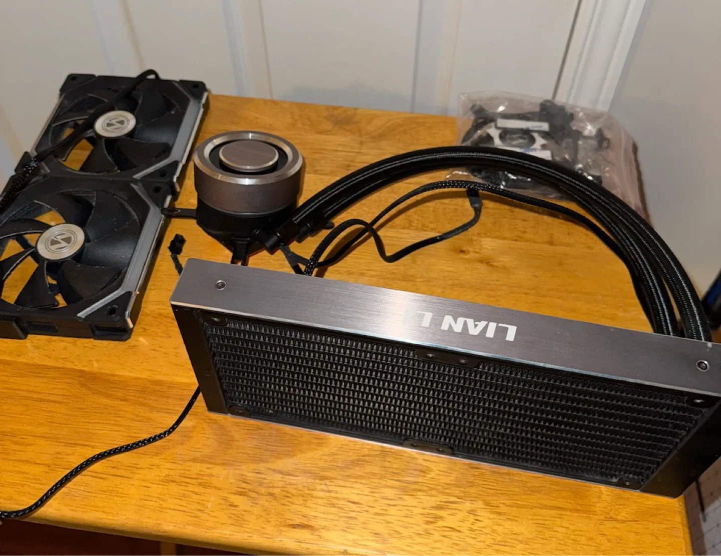 LIAN LI Galahad 240 AIO Liquid Cooler