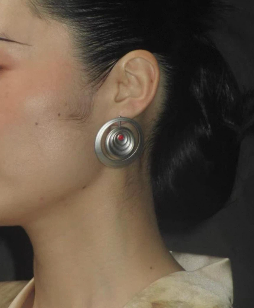 Vintage-Inspired Silver Spiral Statement Earrings - photo 2
