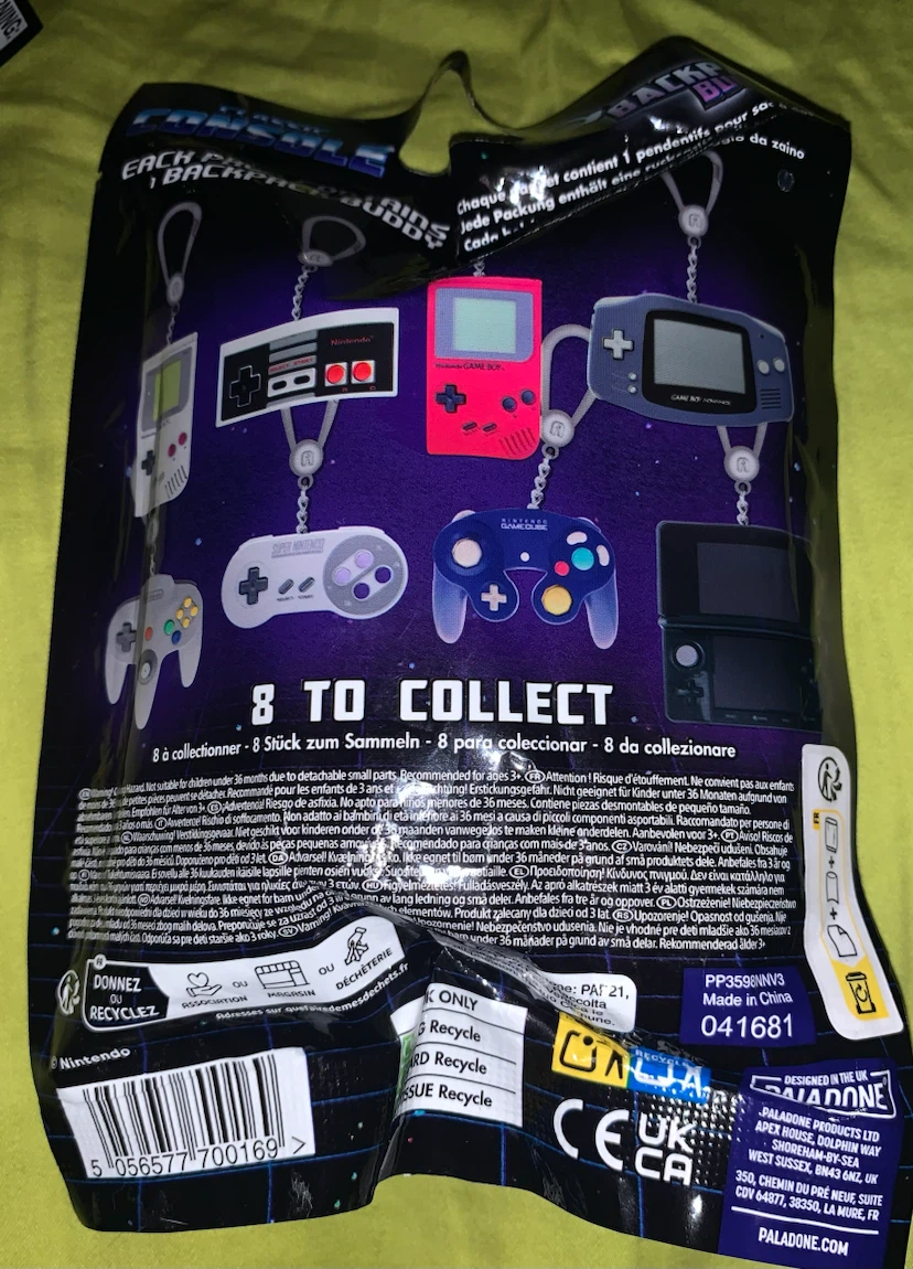 Nintendo GameCube Controller Backpack Buddy Keychain - photo 3