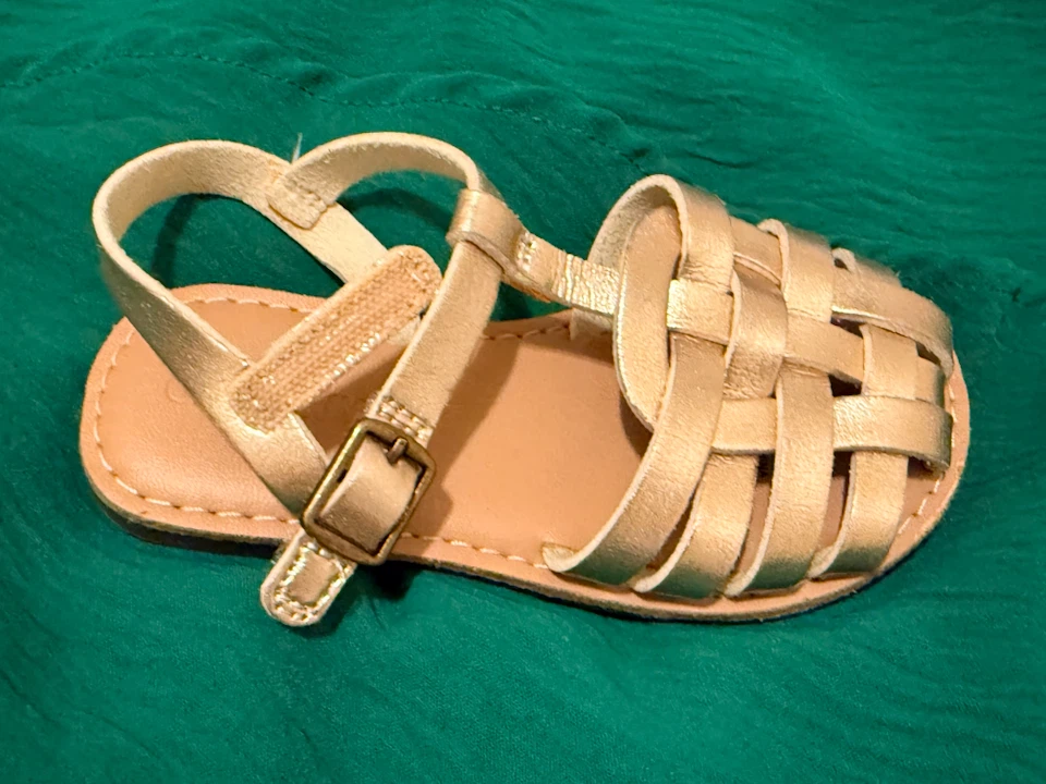 Old Navy Gold Sandals Toddler Size 7 - photo 2
