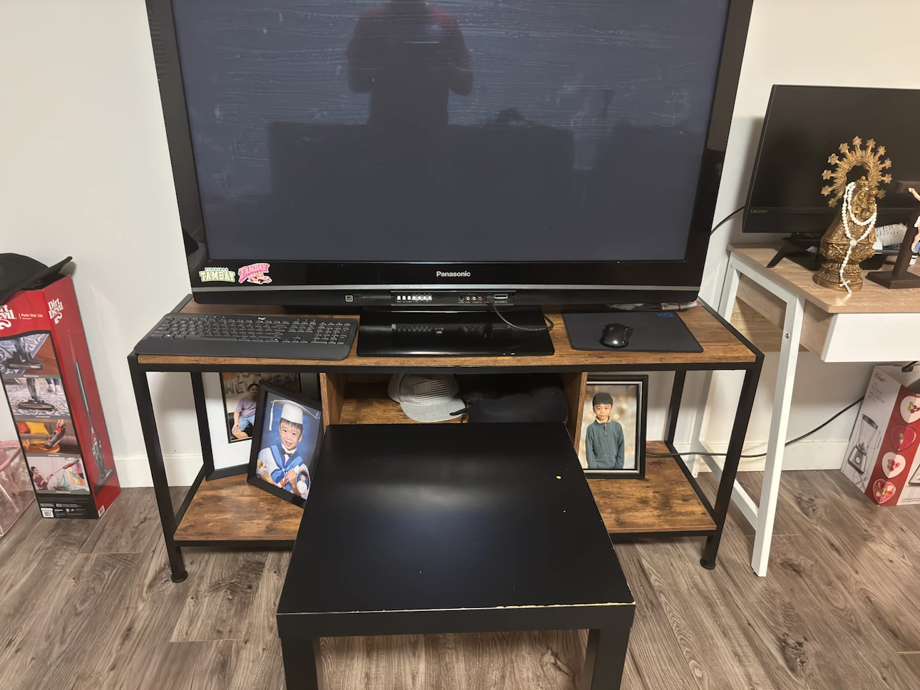 Tv stand