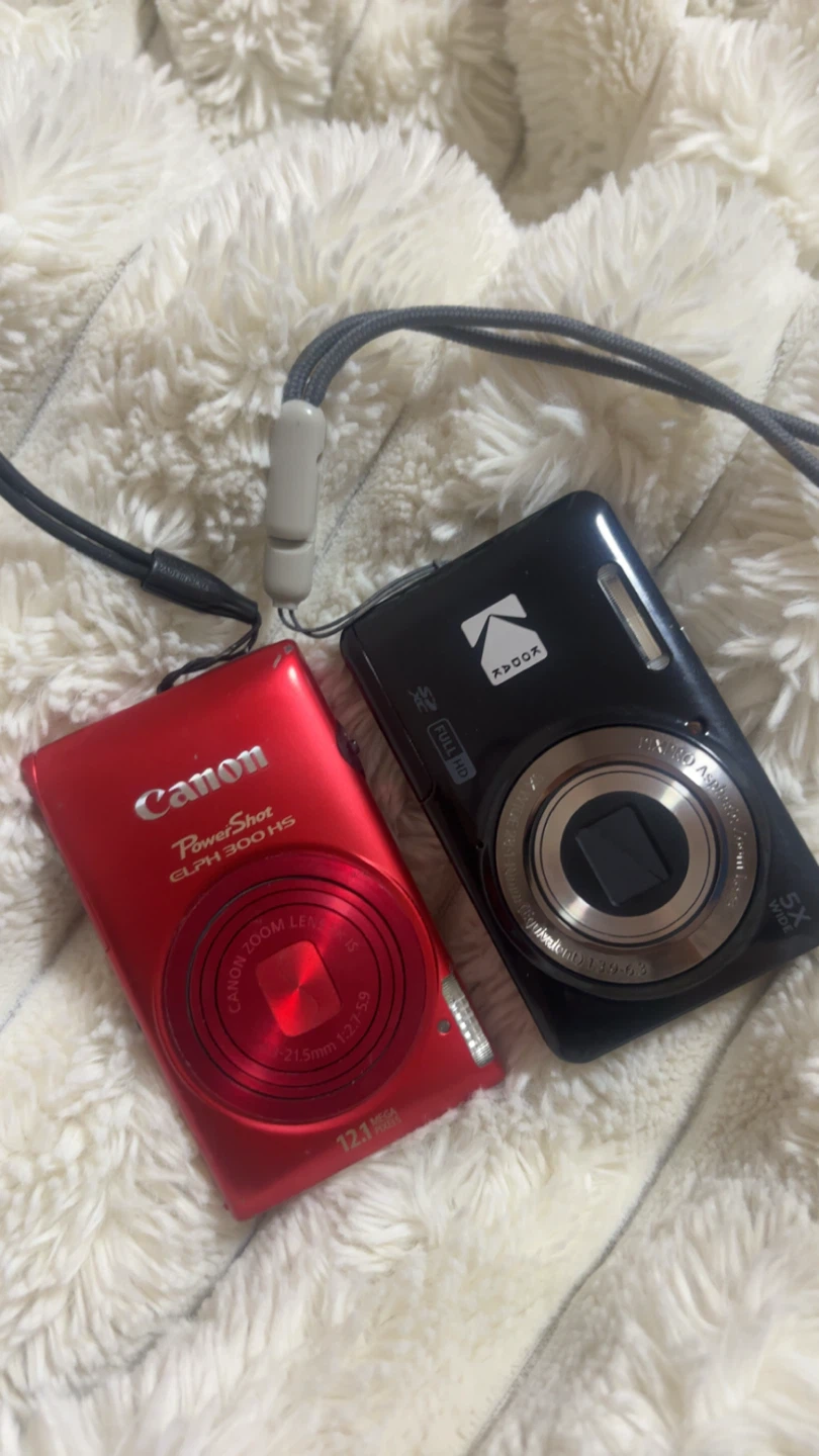 Canon PowerShot ELPH 300 HS & Kodak Pixpro fz55 Digital Camera