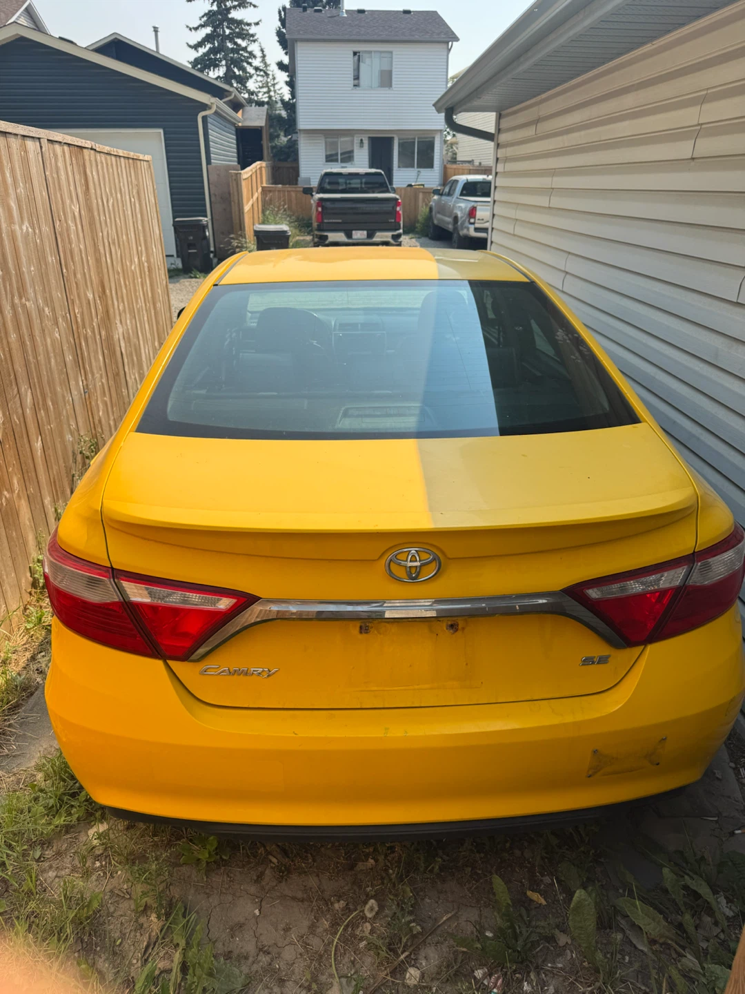 2017 Toyota Camry SE Yellow Sedan - photo 4