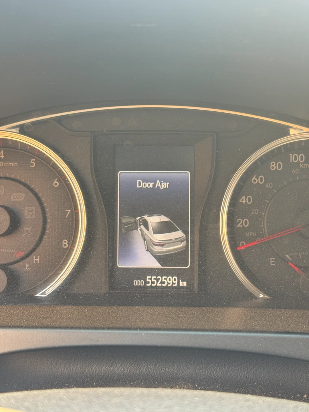 2017 Toyota Camry SE Yellow Sedan - photo 5