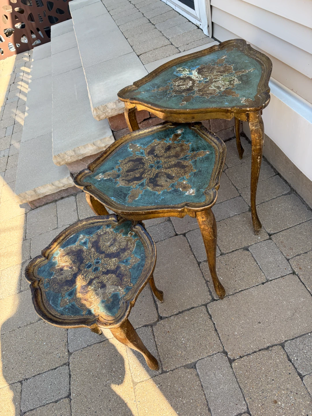 BEAUTIFUL VINTAGE NESTING TABLES - photo 2