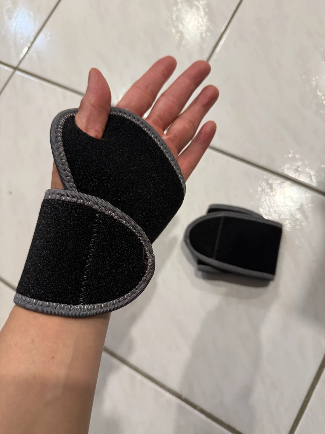 One Size Wrist Support Straps - photo 2