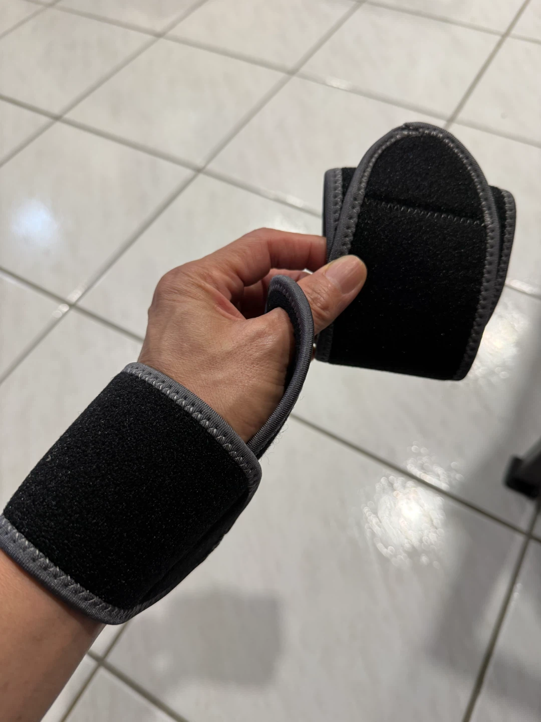 One Size Wrist Support Straps - photo 4