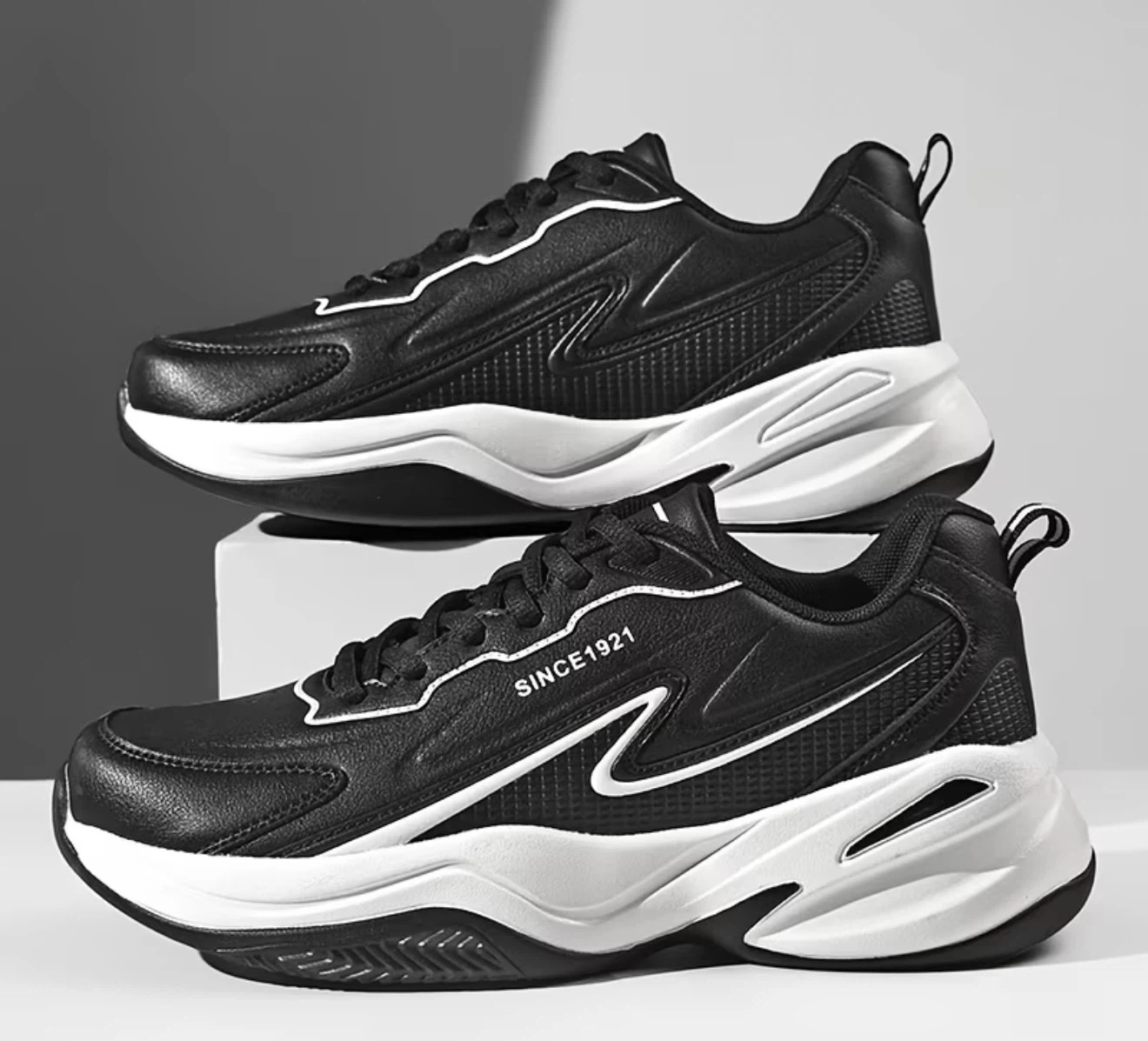 Black and white running shoes - photo 2