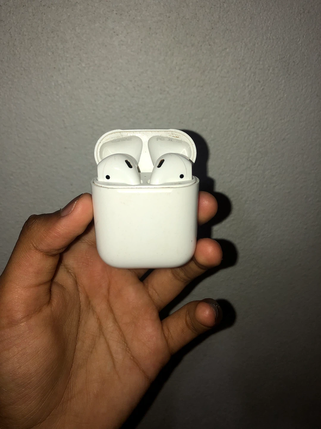 Apple AirPods (2nd Gen) Charging Case