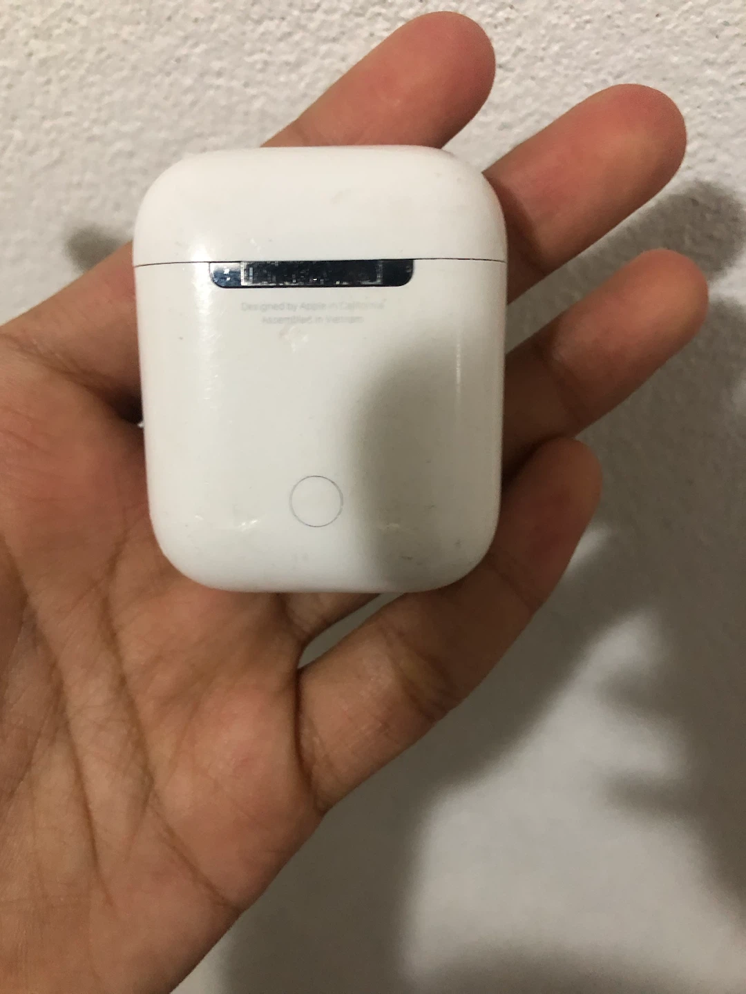 Apple AirPods (2nd Gen) Charging Case - photo 3