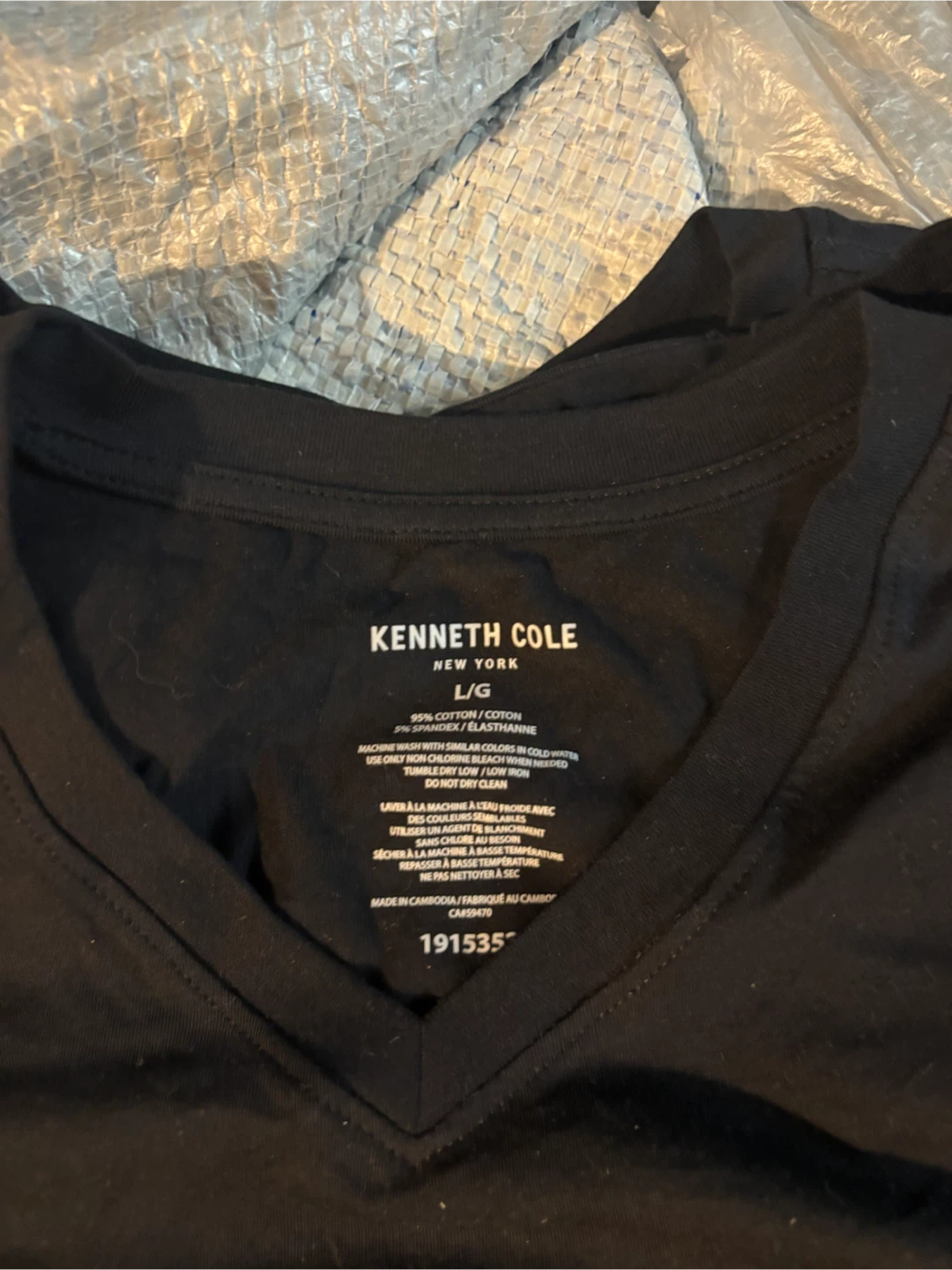 NWOT 4pc Kenneth Cole New York V-Neck T-Shirt - Large - photo 2