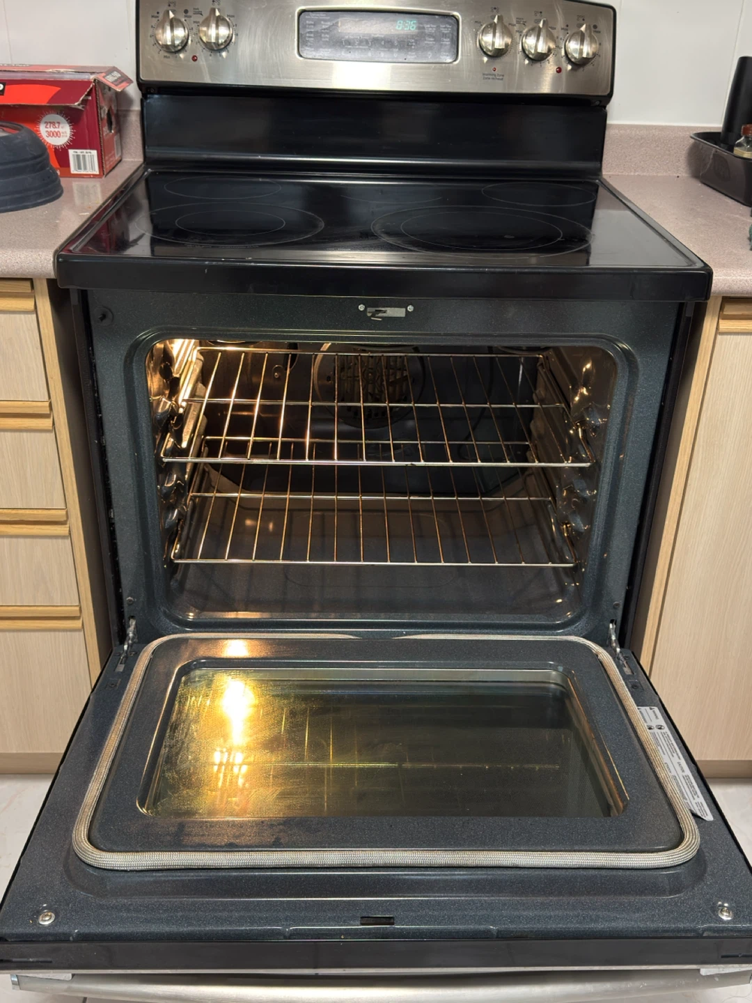 GE Electric Freestanding Range with Oven