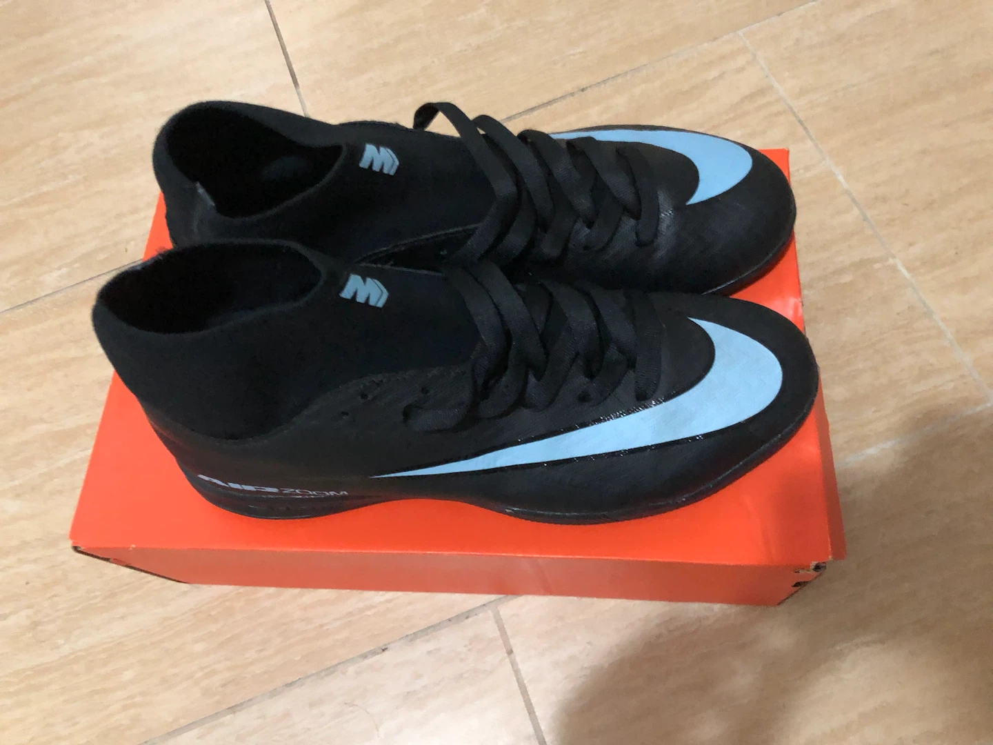 Nike Superfly 10 Academy IC Soccer Cleats
