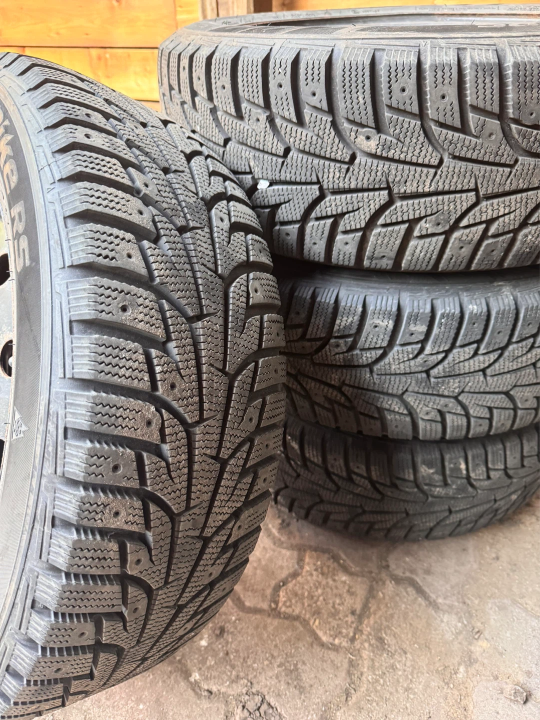 16" Hankook Winter Tires on Steel Rims (205/55R16) - photo 2