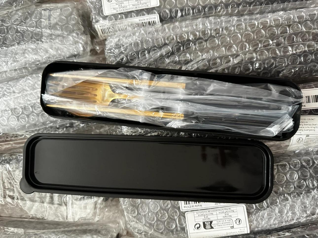 Gold and Black Cutlery Set with Case （11 sets ）