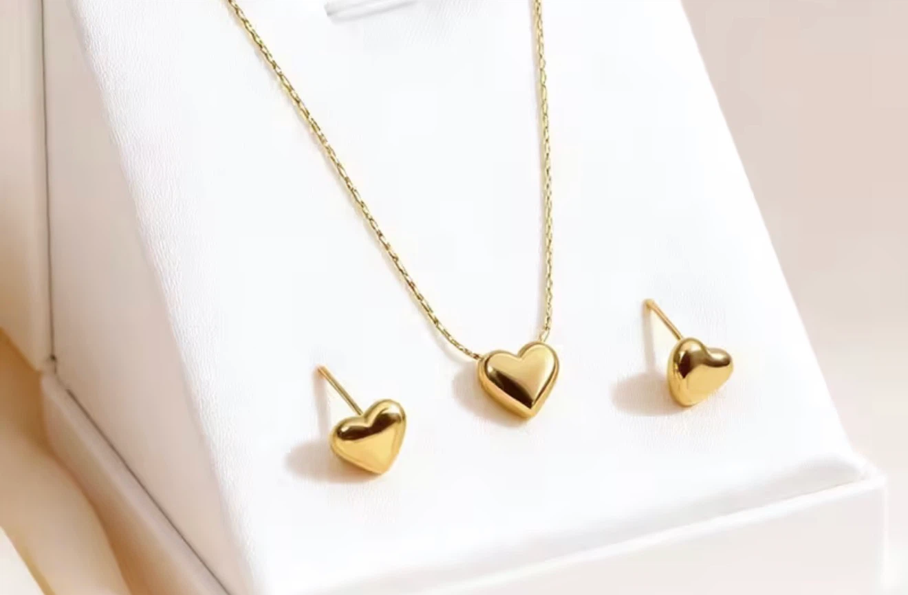 18k Plated gold Heart Pendant Necklace and Stud Earrings Set