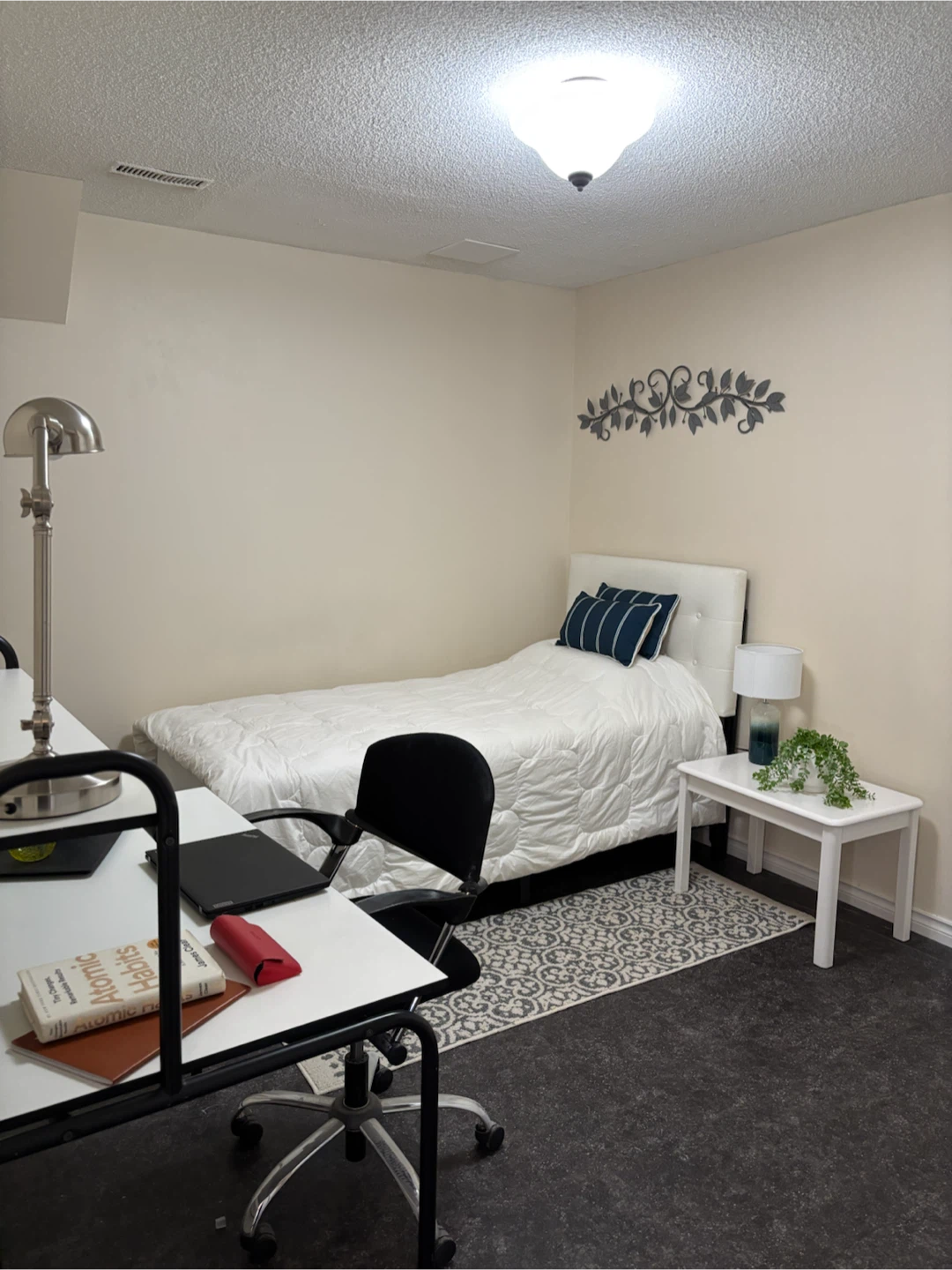 Fully furnished private bedroom available