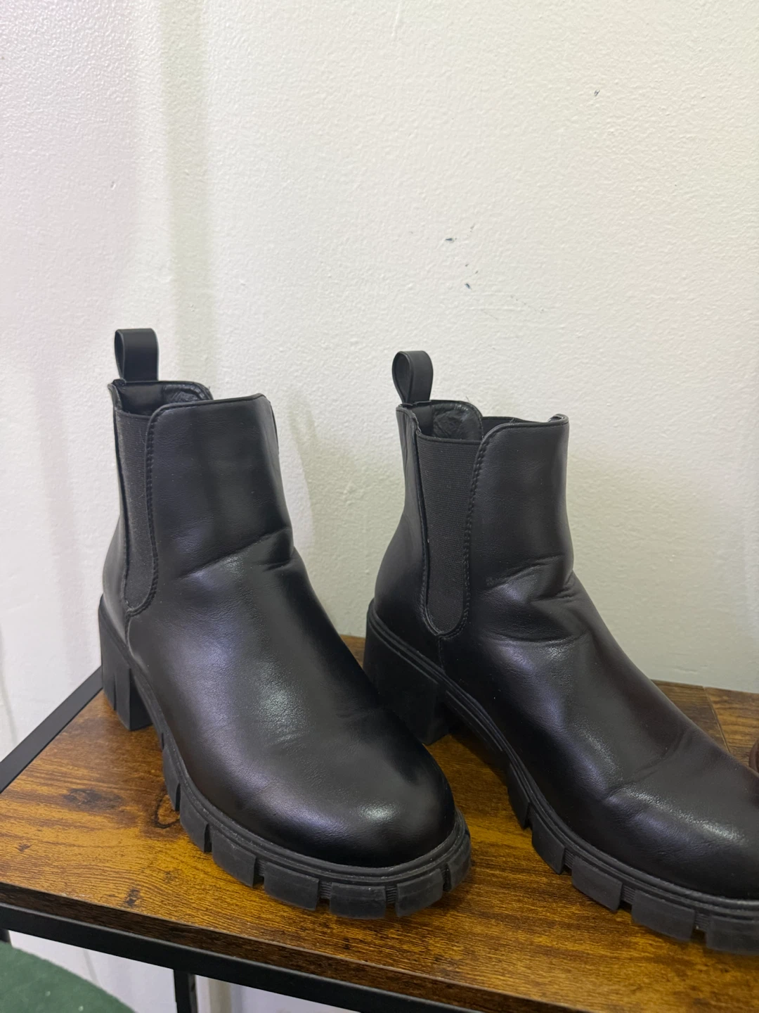 Black Chelsea Boots Size 7 - photo 2
