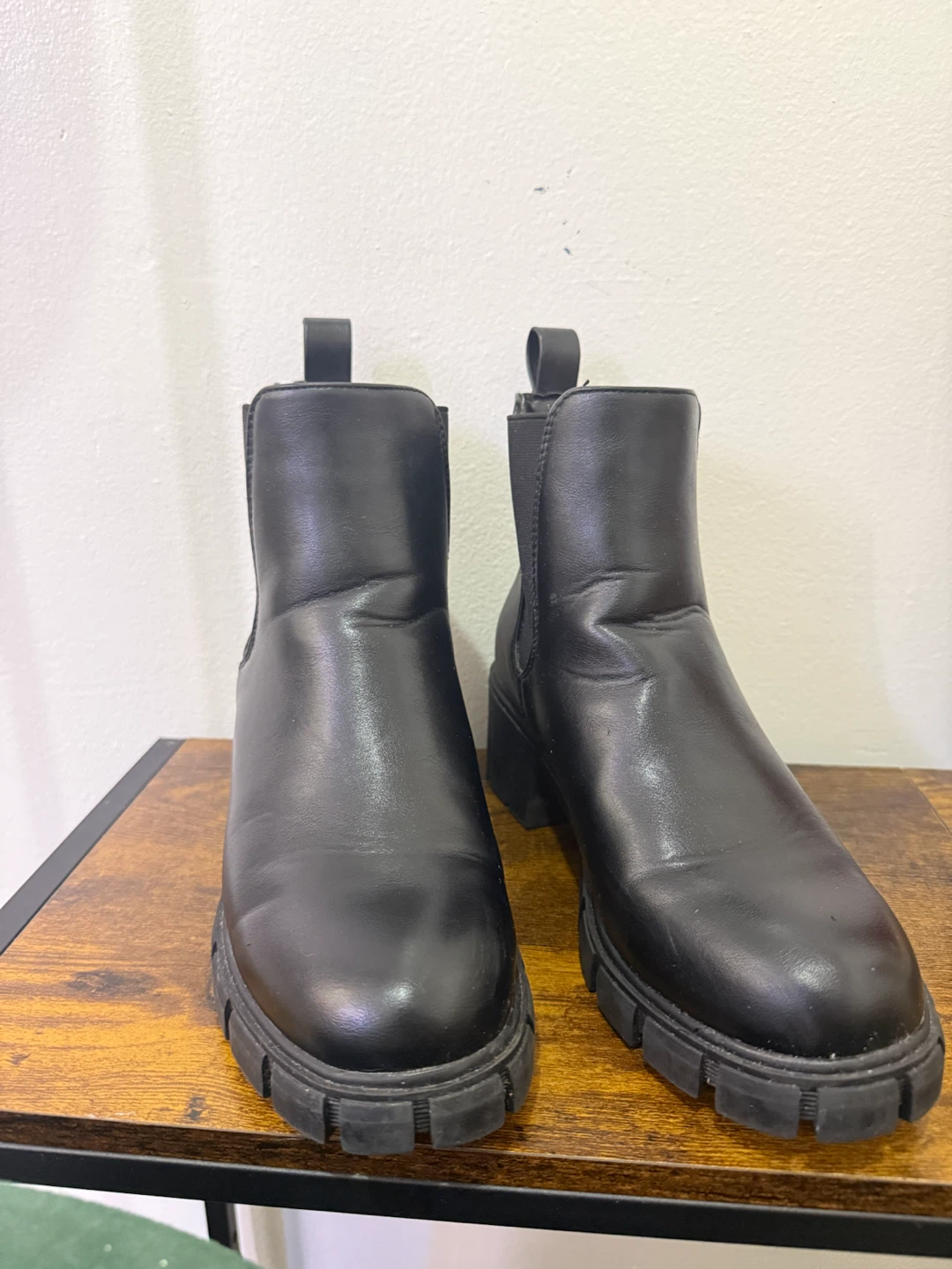 Black Chelsea Boots Size 7 - photo 5