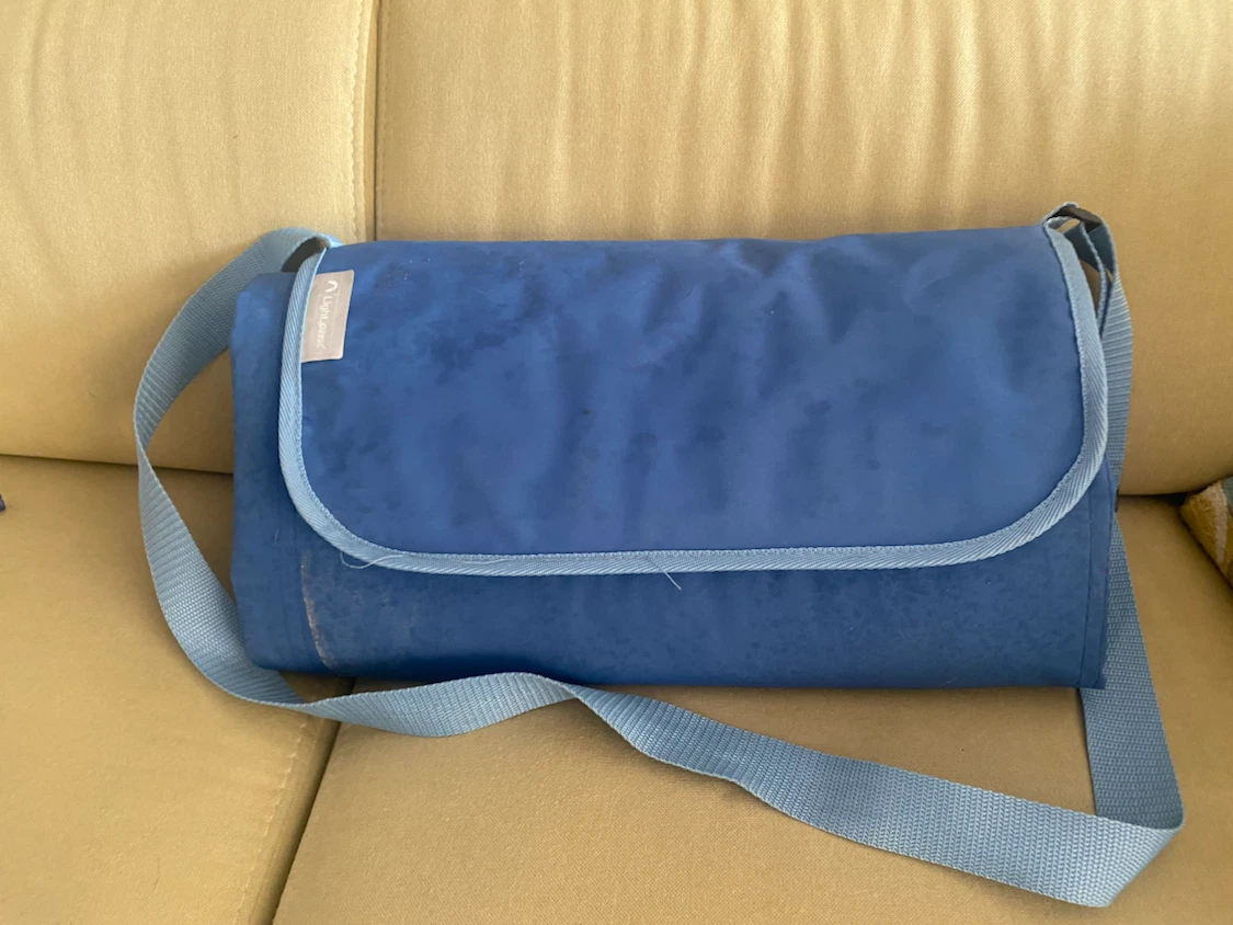 Light & Sport Blue Picnic Blanket with Strap