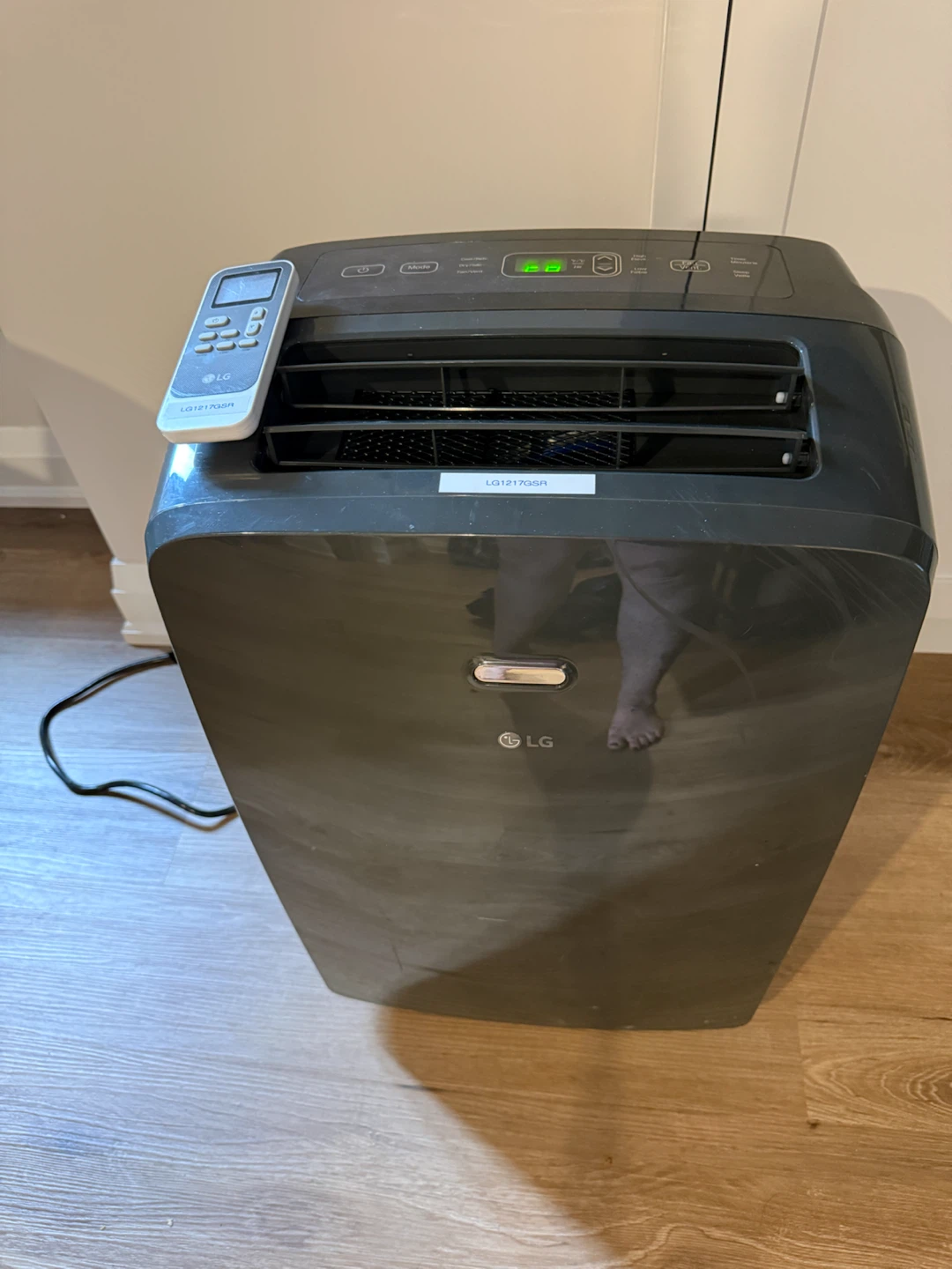 LG Portable Air Conditioner - photo 2