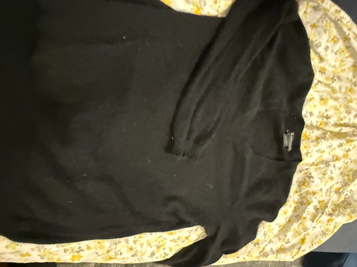 Bloomingdale's Black Cashmere Sweater Size L